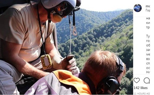 Спасательная операция в Сочи. Фото: скриншот со страницы mchs.sochi в Instagram https://www.instagram.com/p/CBNVo76l-vC/