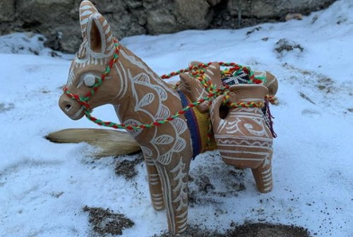 Балхарская керамическая игрушка. Скриншот страницы Заремы Ибрагимовой https://www.instagram.com/p/B7NtoDDoHHd/