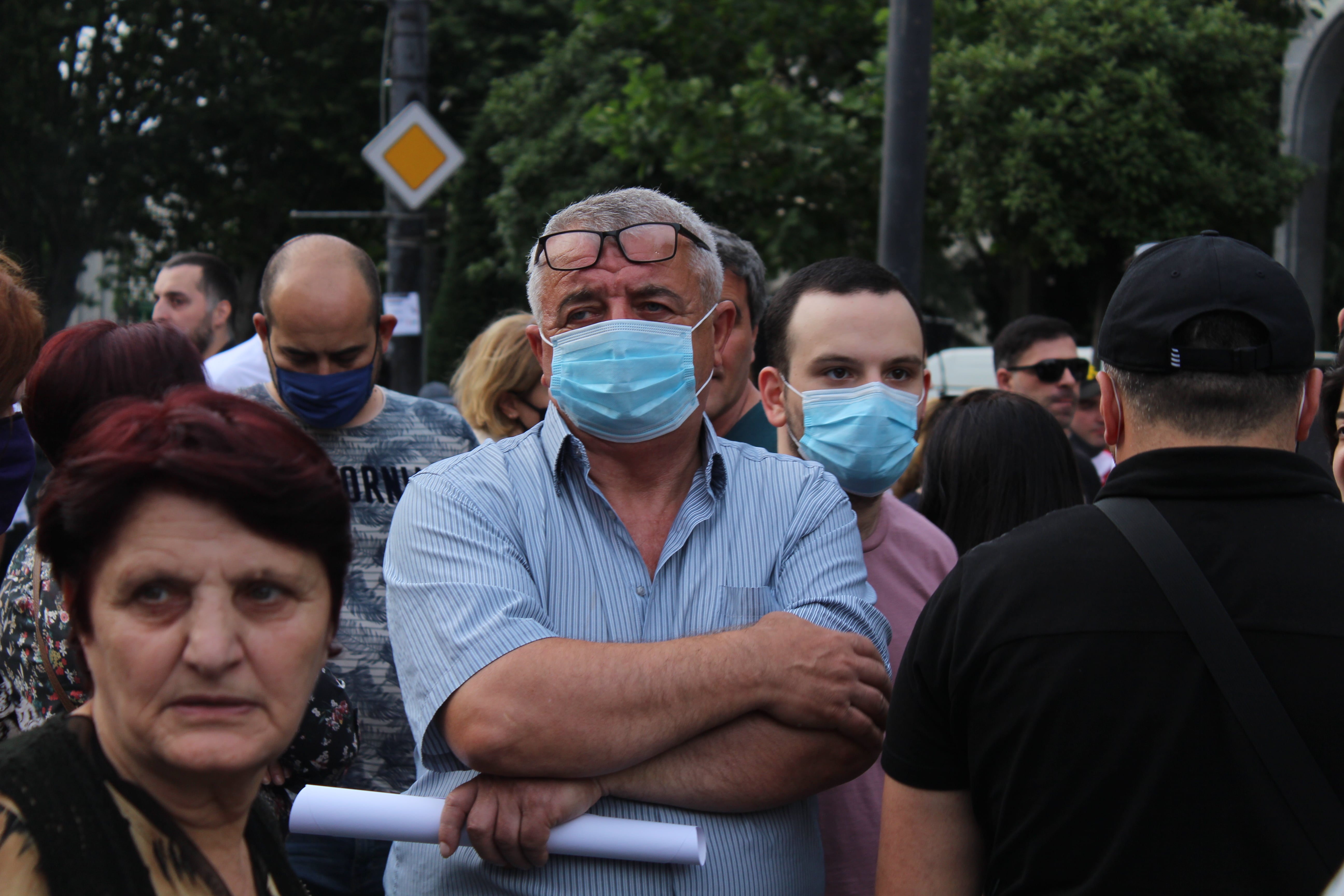 Многие участники акции протеста в Тбилиси пришли в масках. 20 июня 2020 года. Фото Инны Кукуджановой для "Кавказского узла"