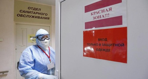 Вход в "красную зону" больницы Фото: пресс-служба администрации admkrai.krasnodar.ru