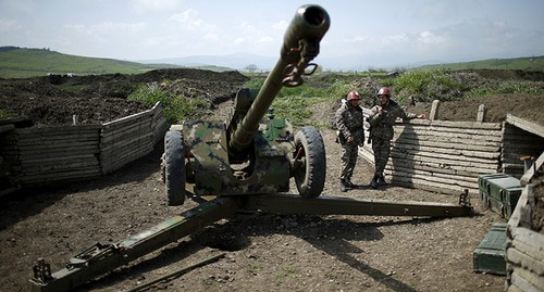 На линии соприкосновения в Нагорном Карабахе. Фото REUTERS/Staff