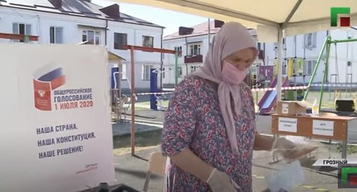 На избирательном участке в Чечне. Стоп-кадр видео https://www.youtube.com/watch?v=1RNU6ilS3wo