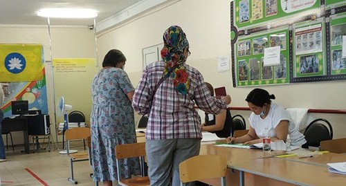 Голосование на избирательном участке №21. Элиста, 1 июля. Фото Бадмы Бюрчиева для "Кавказского узла"