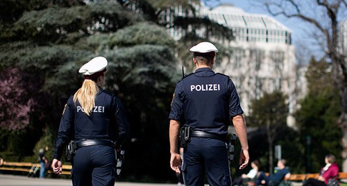 Сотрудники полиции. Австрия Фото: REUTERS/Lisi Niesner