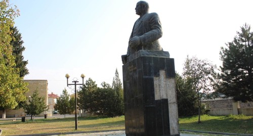 Памятник Нариману Нариманову. Фото:https://ru.wikipedia.org/wiki