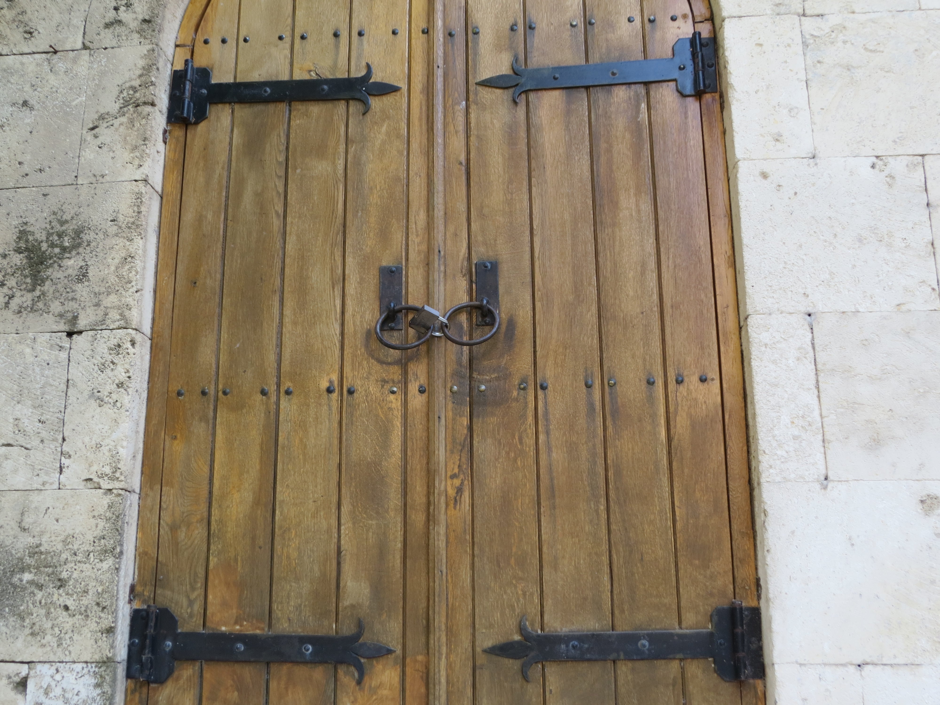 Музей Тигранакерта, где хранятся находки в ходе раскопок, закрыт из-за пандемии. Аскеранский района Нагорного Карабаха. 24 июля 2020 года. Фото Алвард Григорян для "Кавказского узла"