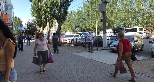 Пикеты прошли в оживленном месте. Волгоград, 30 июля 2020 г. Фото Татьяны Филимоновой для "Кавказского узла"