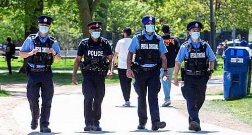 Полиция Торонто. Фото: REUTERS/Carlos Osorio