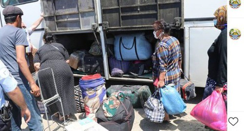 Отправка азербайджанцев на родину из лагеря в Кулларе. Фото: скриншот со страницы derbentskiyrayon в Instagram https://www.instagram.com/p/CBfxh8SjTo8/