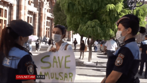 Акция протеста против разработки Амулсарского месторождения. 6 августа 2020 года. Скриншот видео https://www.facebook.com/CivilNet.TV/videos/582832362386994/