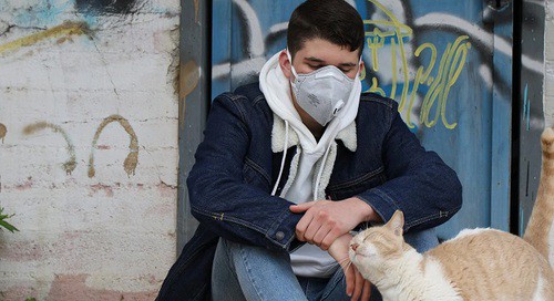 Молодой человек в защитной маске. Фото: pixabay.com