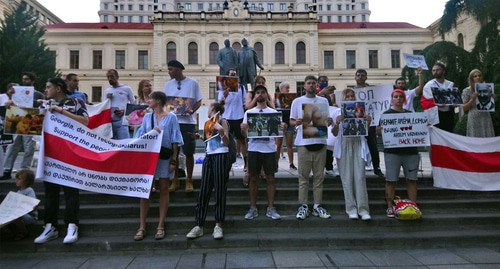 Участники акции в Тбилиси. Фото Беслана Кмузова для "Кавказского узла".