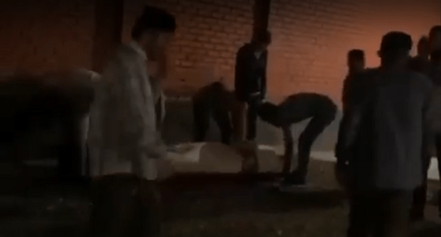 Похороны Мадины Умаевой. Кадр видео "Новой газеты". 
https://youtu.be/gq99XoSAZgk