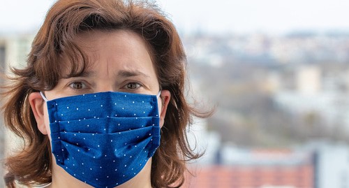 Женщина в медицинской маске. Фото pixabay.com 