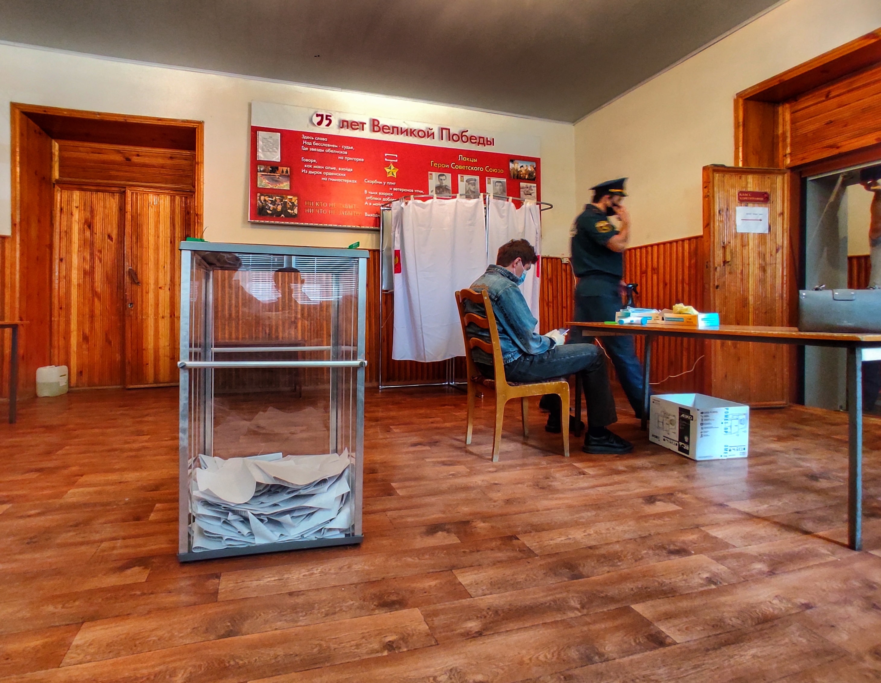 Урна для голосования. Выборы в Кумухе, 12 сентября 2020 года. Фото Ильяса Капиева для "Кавказского узла"