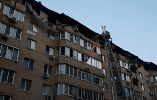 Последствия пожара  в многоэтажном доме в Краснодаре. Фото пресс-службы ГУ МЧС по Краснодарскому краю.