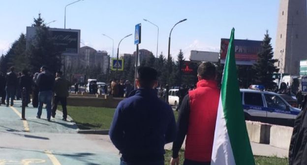 Жители Ингушетии во время в магасе.  Фото instagram.com/ingushetia_official
