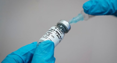 Вакцина от коронавируса. Фото: EUTERS/Tatyana Makeyeva