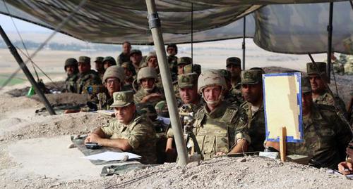 Солдаты азербайджанской армии. Фото http://mod.gov.az/ru/foto-arhiv-045/?&pagen=3