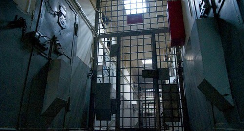 Тюремный коридор. Фото Елены Синеок, Юга.ру