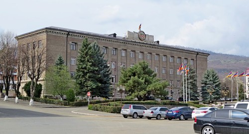 Резиденция президента Нагорного Карабаха в Степанакерте. Фото Алвард Григорян для "Кавказского узла"