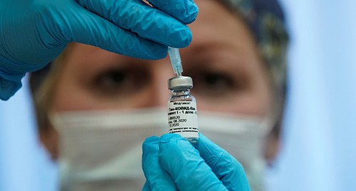 Вакцина от коронавируса. Фото: REUTERS/Tatyana Makeyeva