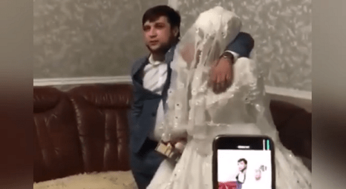 Житель Дагестана и его невеста. кадр видео канала Голос Дагестана https://vk.com/golos_dagestan?w=wall-74219800_766567