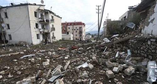 Последствия недавнего обстрела Степанакерта 8 октября 2020 года. Фото: Айк Багдасарян/Photolure via REUTERS 
