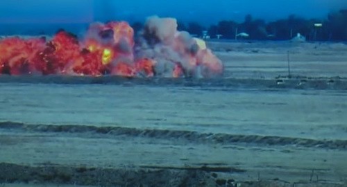 Взрыв на месте падения сбитого самолета. Стоп-кадр видео https://www.youtube.com/watch?v=XCztqp_F9wU&feature=emb_logo