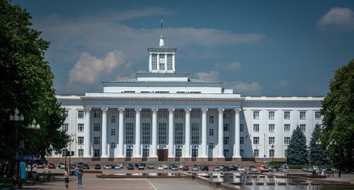 Здание правительства Кабардино-Балкарии. Фото: https://ru.wikipedia.org/wiki
