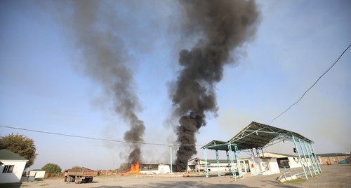 Пожар на хлопковом заводе в Тертере после обстрела, 19 октября 2020 года. Фото Азиза Каримова для "Кавказского узла". 