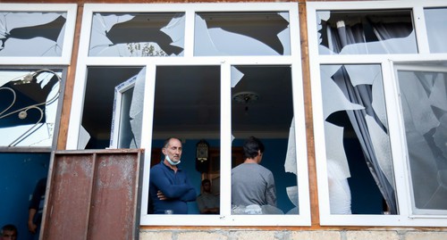 Поврежденный в результате обстрела дом в селе  Гараюсифли. 28 октября 2020 г. Фото Азиза Каримова для "Кавказского узла"