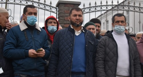 Группа поддержки обвиняемых по делу "Хизб ут-Тахрир"*, 3 ноября 2020 года. Фото Константина Волгина для "Кавказского узла"