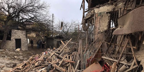 Дом, разрушенный в результате ракетного обстрела. Степанакерт, 6 ноября 2020 года. Фото Алвард Григорян для "Кавказского узла"