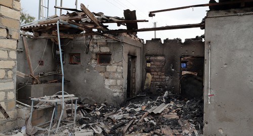 Разрушенный дом в зоне корнфликта. 5 октября 2020 года. Фото Азиза Каримова для "Кавказского узла".