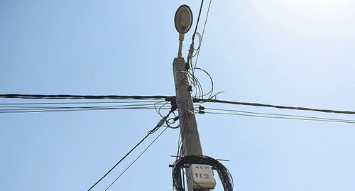 Электрический столб. Фото Елены Синеок, Юга.ру