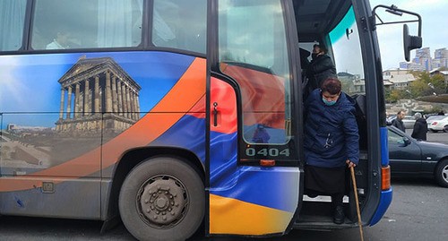 Карабахские переселенцы на Ереванском автовокзале "Киликия". 20 ноября 2020 г. Фото Армине Мартиросян для "Кавказского узла"