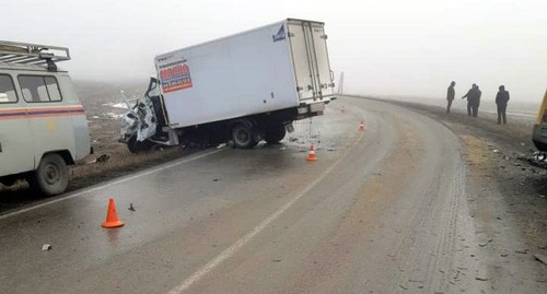 Последствия столкновения грузовой "Газели" и автобуса  в Ростовской области Фото: ГИБДД РО