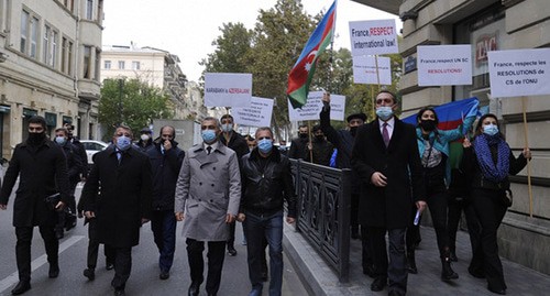 Акция протеста перед посольством Франции в Азербайджане. Баку, 26 ноября 2020 г. Фото: https://azertag.az/