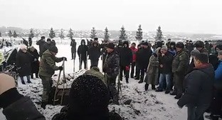 Похороны миротворца Александра Иванова  в Башкортостане. Кадр видео 
proufu102ru https://www.youtube.com/watch?v=WbFjXAhqGhs&feature=emb_logo