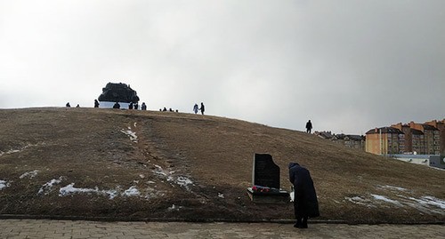 Памятник «Исход и возвращение» в Элисте. Фото Бадмы Бюрчиева для "Кавказского узла"
