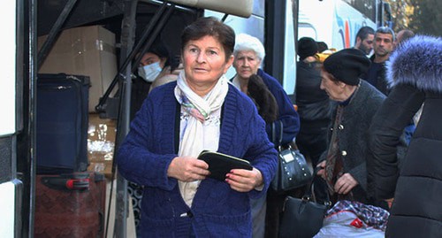 Автобус с беженцами. Степанакерт. 20 ноября 2020 года. Фото Алвард Григорян для "Кавказского узла"