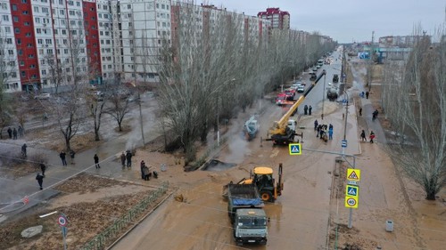 Коммунальная авария в Волжском. Фото Алексея Волхонского, https://v1.ru