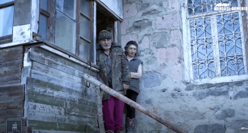 Жители Шурнуха, выселенные из своих домов. Январь 2021 года. Стоп кадр видео https://youtu.be/MYwozY4c5V0