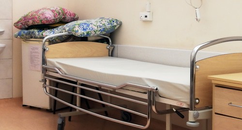 Больничная кровать. Фото  Нины Тумановой для "Кавказского узла"