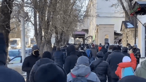 Акция протеста в Ставрополе 23 января 2021 года. Стоп-кадр видео https://www.facebook.com/permalink.php?story_fbid=3996140240410493&id=100000436699400
