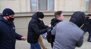 Девять активистов арестованы в Краснодаре после акции за Навального
