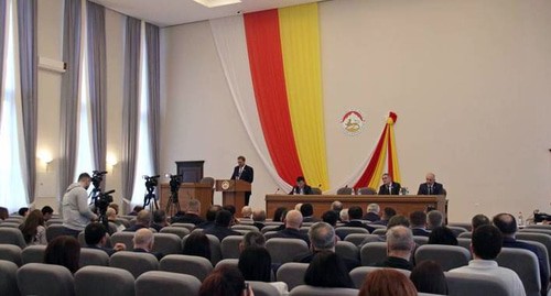 Депутаты парламента Южной Осетии. Фото пресс-службы парламента http://www.parliamentrso.org/node/3189