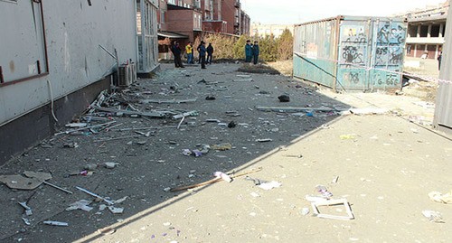 На месте взрыва возле супермаркета во Владикавказе. 12 февраля 2021 г. Фото Эммы Марзоевой для "Кавказского узла"
