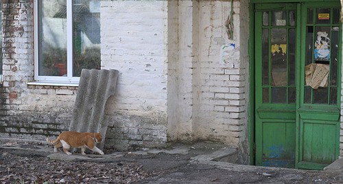Вход в подьезд аварийного дома. Фото Вячеслава Прудникова для "Кавказского узла"